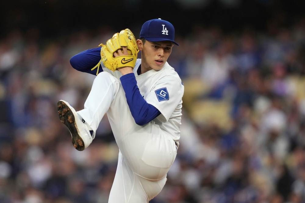 올 시즌을 앞두고 미국프로야구 메이저리그 LA 다저스의 일원이 된 일본인 투수 사사키 로키가 30일 미국 캘리포니아주 로스앤젤레스의 다저스타디움에서 열린 2025 미국프로야구 메이저리그 디트로이트 타이거즈와의 홈경기에 선발 등판해 1⅔이닝 3피안타 4볼넷 2탈삼진 2실점을 기록했다. 사사키의 현재 시즌 성적은 2경기 4⅔이닝 평균자책점 5.79다. AP 연합뉴스