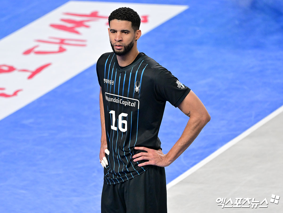 남자 프로배구 현대캐피탈의 에이스 레오가 1일 천안유관순체육관에서 열린 도드람 2024-2025 V리그 남자부 챔피언 결정전(5전 3승제) 대한항공과의 1차전에서 1세트 5득점으로 좋은 경기력을 보여줬다. 사진 엑스포츠뉴스 김한준 기자