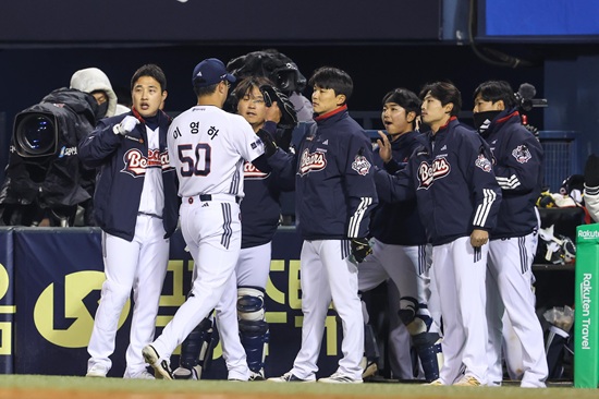 두산 베어스 투수 이영하가 지난 2일 열린 잠실 키움전에 7회 초 구원 등판해 2이닝 1피안타 5탈삼진 무실점 쾌투로 시즌 첫 승을 거뒀다. 두산 베어스