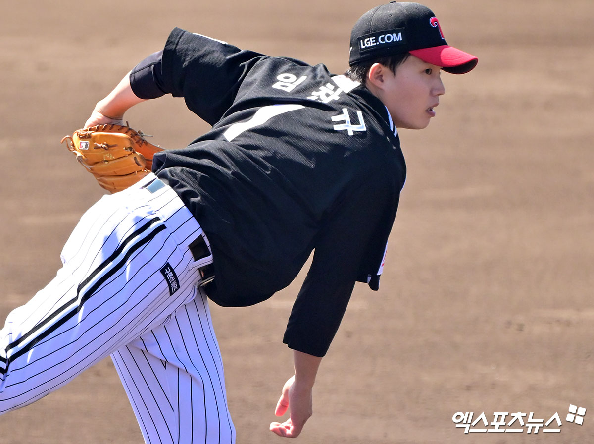 LG 투수 임찬규는 3일 수원 KT위즈파크에서 열린 '2025 신한 SOL Bank KBO 리그' KT와 시즌 두 번째 맞대결에서 선발 등판했다. 5⅔이닝 1실점으로 시즌 2승(무패)을 챙겼다. 엑스포츠뉴스 DB