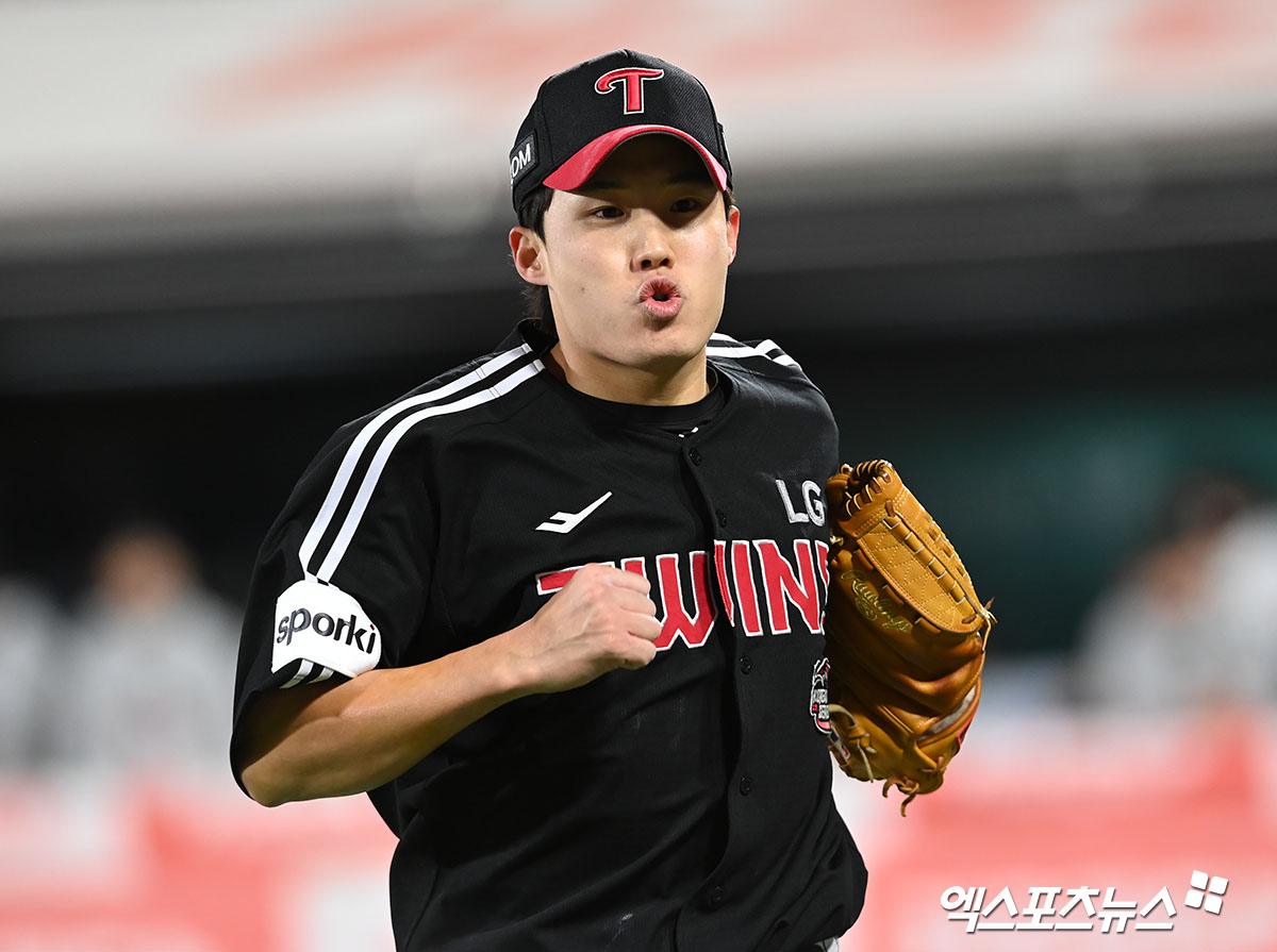 LG 투수 임찬규는 3일 수원 KT위즈파크에서 열린 '2025 신한 SOL Bank KBO 리그' KT와 시즌 두 번째 맞대결에서 선발 등판했다. 5⅔이닝 1실점으로 시즌 2승(무패)을 챙겼다. 엑스포츠뉴스 DB