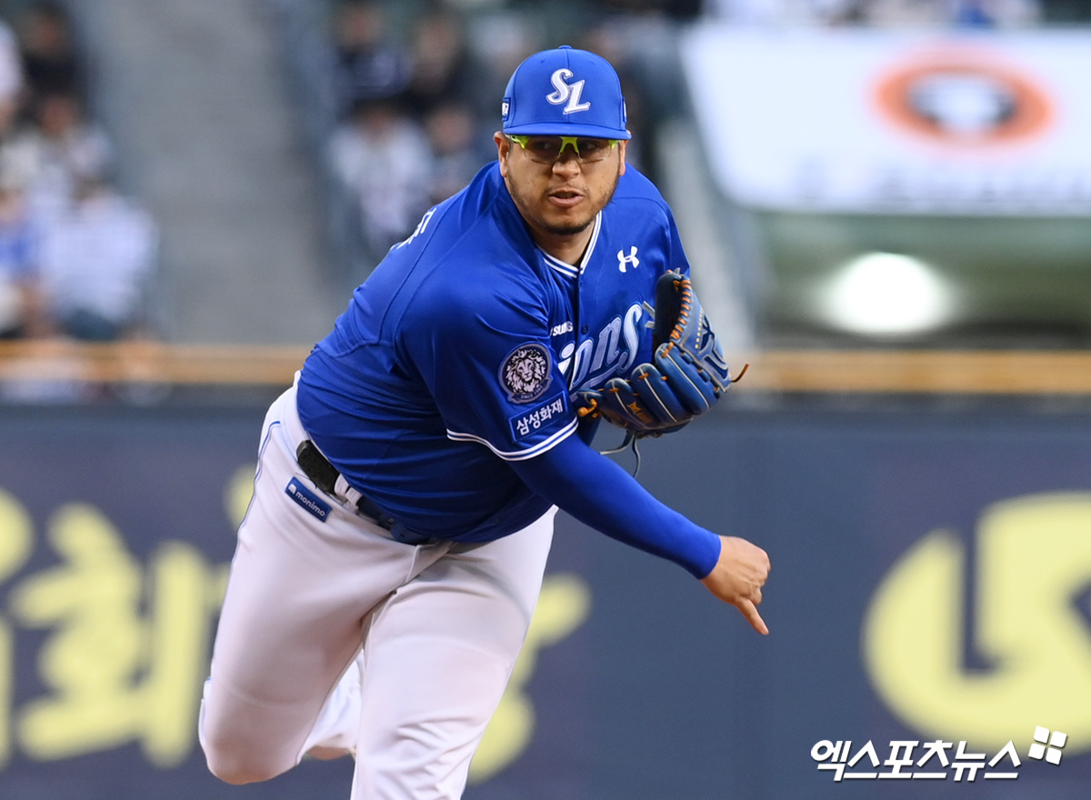 28일 오후 서울 송파구 잠실야구장에서 열린 '2025 신한 SOL Bank KBO리그' 삼성 라이온즈와 두산 베어스의 경기, 1회말 삼성 선발투수 후라도가 공을 힘차게 던지고 있다. 엑스포츠뉴스 DB