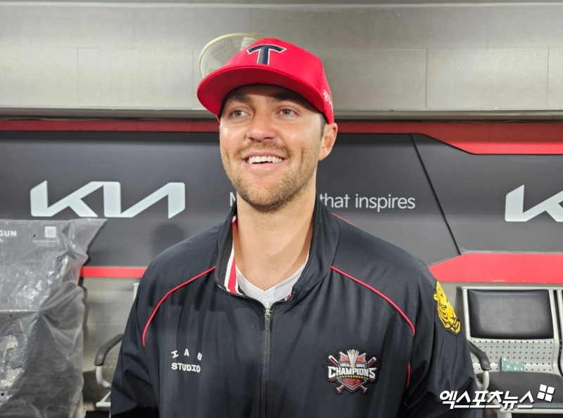 3일 오후 광주-KIA챔피언스필드에서 열린 2025 신한 SOL Bank KBO리그 삼성 라이온즈와 KIA 타이거즈의 경기, KIA가 3:1로 승리하면서 전날 패배를 설욕했다. 경기 종료 후 네일이 취재진과 인터뷰에 임하고 있다. 광주, 유준상 기자