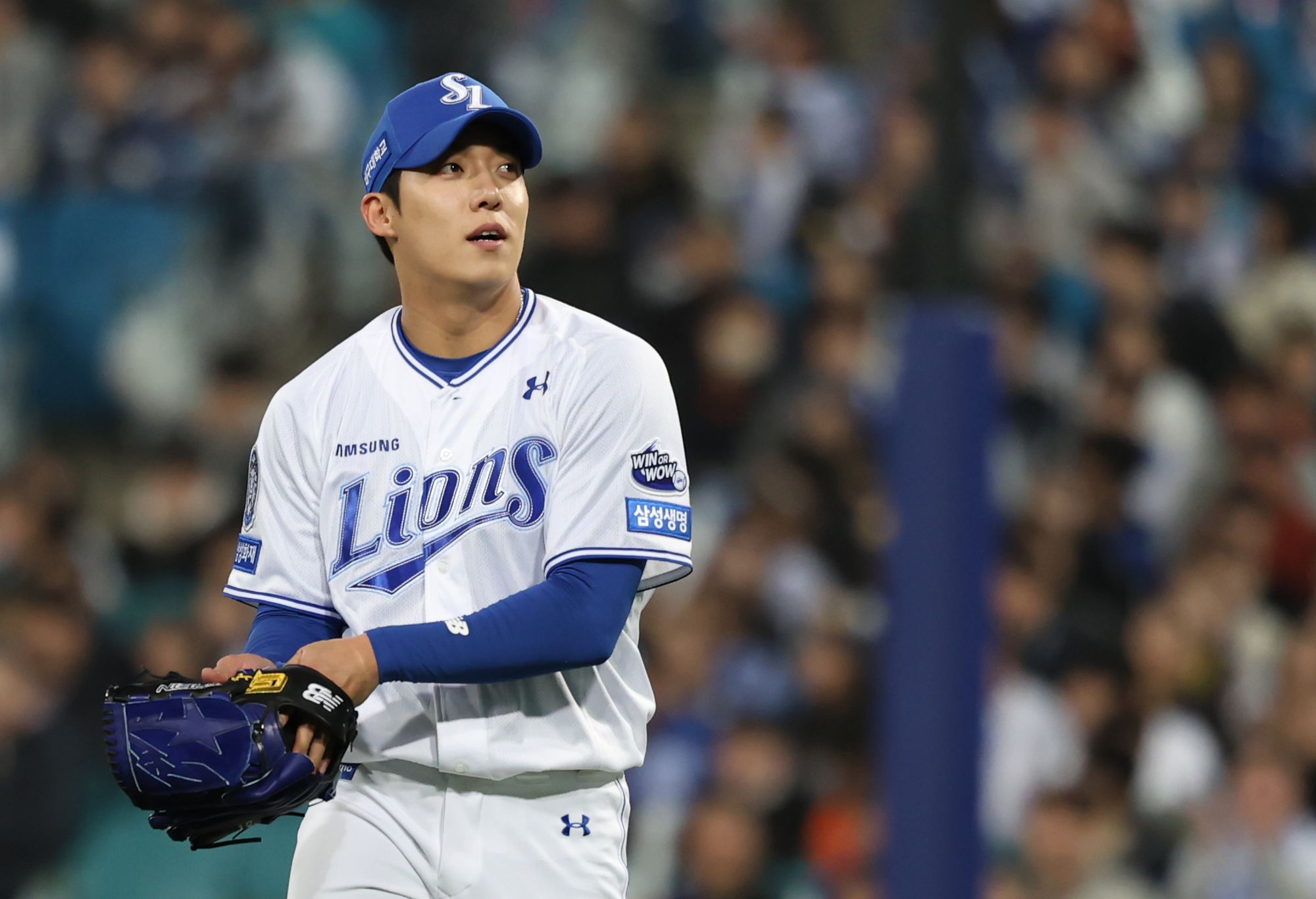 삼성 라이온즈는 4일 대구삼성라이온즈파크에서 열린 2025 신한 SOL Bank KBO리그 한화 이글스와의 홈경기에서 5-0 완승을 거뒀다. 삼성 선발 원태인은 7이닝 무실점 호투를 펼치고 시즌 첫 승을 달성했다. 삼성 라이온즈