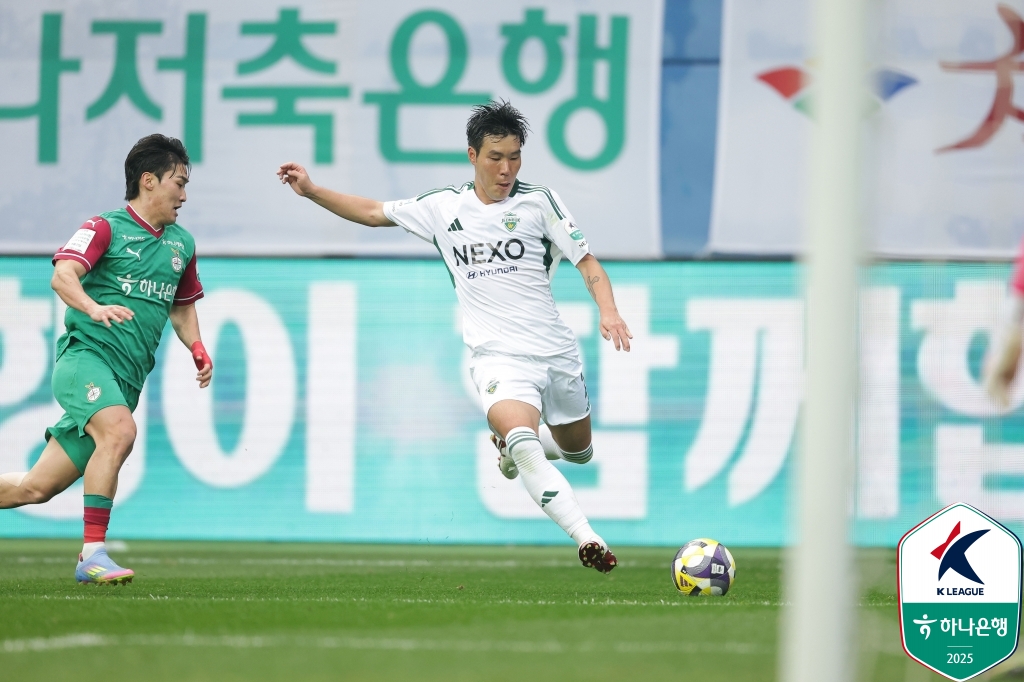 전북이 5일 대전월드컵경기장에서 열린 대전하나시티즌과의 ‘하나은행 K리그1 2025’ 7라운드 원정 경기에서 전진우와 전병관의 골로 2-0으로 승리했다. 한국프로축구연맹