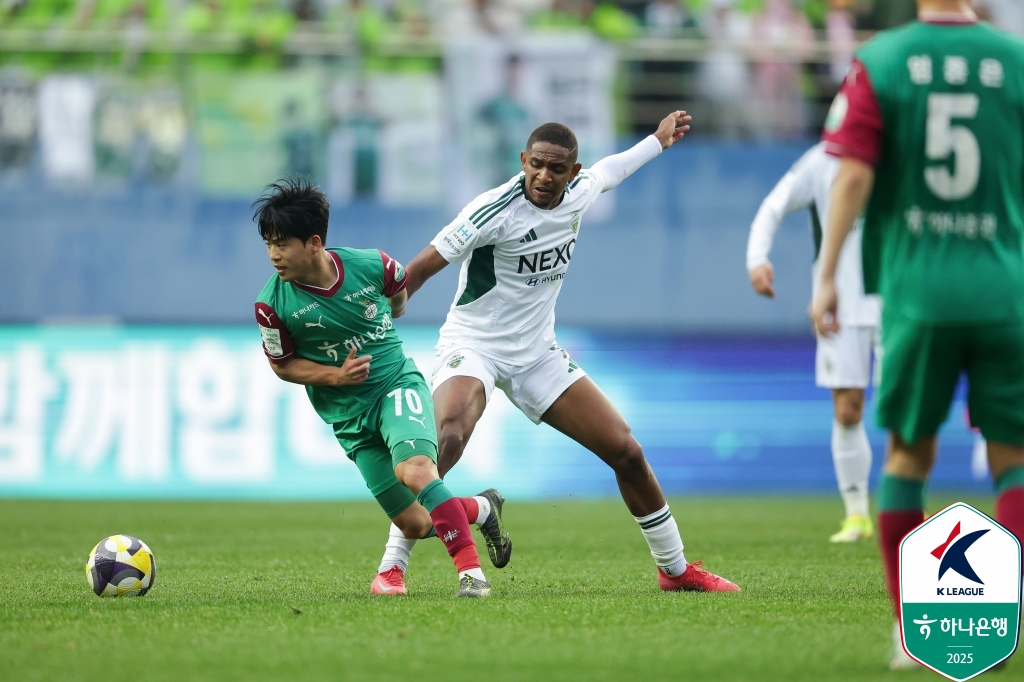 전북이 5일 대전월드컵경기장에서 열린 대전하나시티즌과의 ‘하나은행 K리그1 2025’ 7라운드 원정 경기에서 전진우와 전병관의 골로 2-0으로 승리했다. 한국프로축구연맹