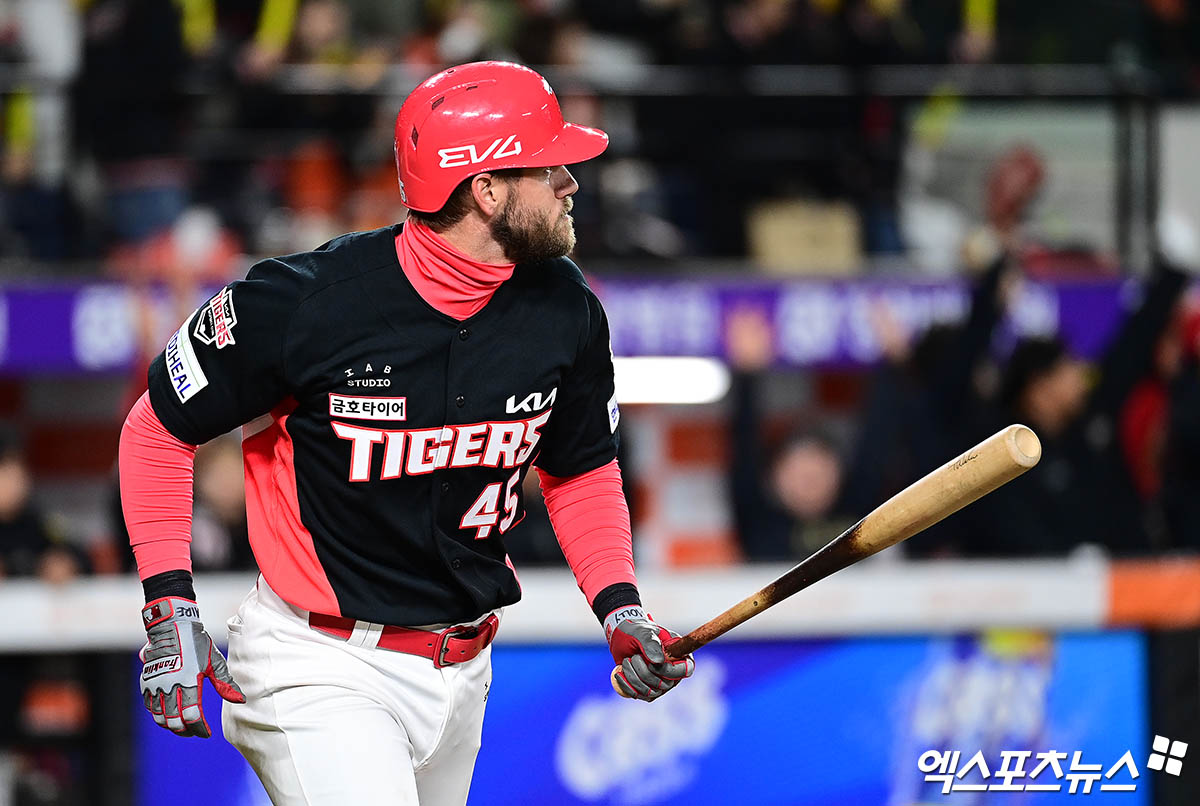 KIA 내야수 위즈덤은 6일 잠실구장에서 열릴 '2025 신한 SOL Bank KBO 리그' LG와 정규시즌 두 번째 맞대결을 앞두고 5번타자 1루수로 선발 출전한다. 주포로서 중심 타선에서 활력을 불어넣으리라 많은 기대감이 따르고 있다. 엑스포츠뉴스 DB