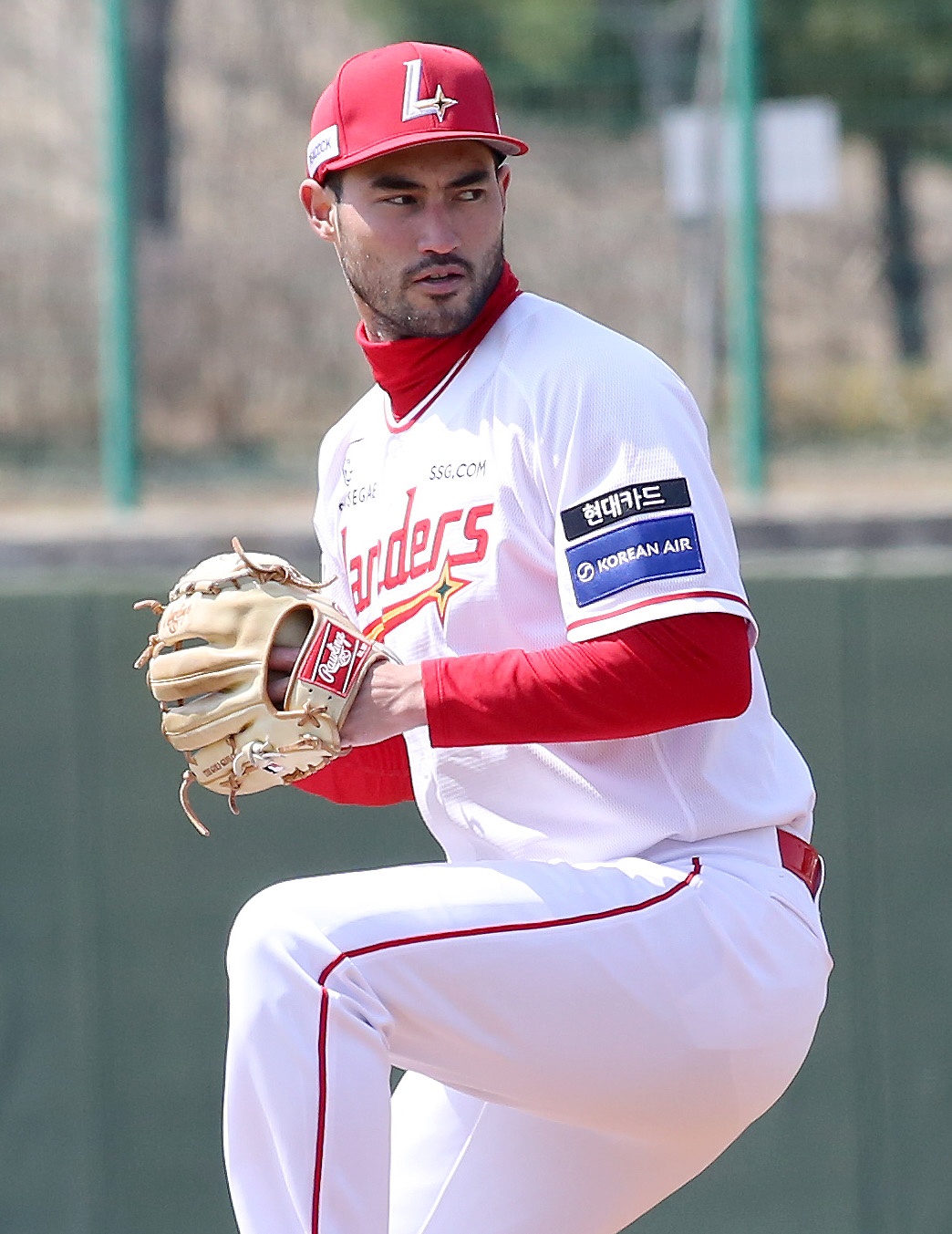 SSG 랜더스 미치 화이트는 6일 강화 SSG퓨처스필드에서 열린 두산 베어스와의 2025 메디힐 KBO 퓨처스리그 경기에 선발투수로 등판해 2이닝 29구 2피안타 3탈삼진 1실점을 기록했다. SSG 랜더스