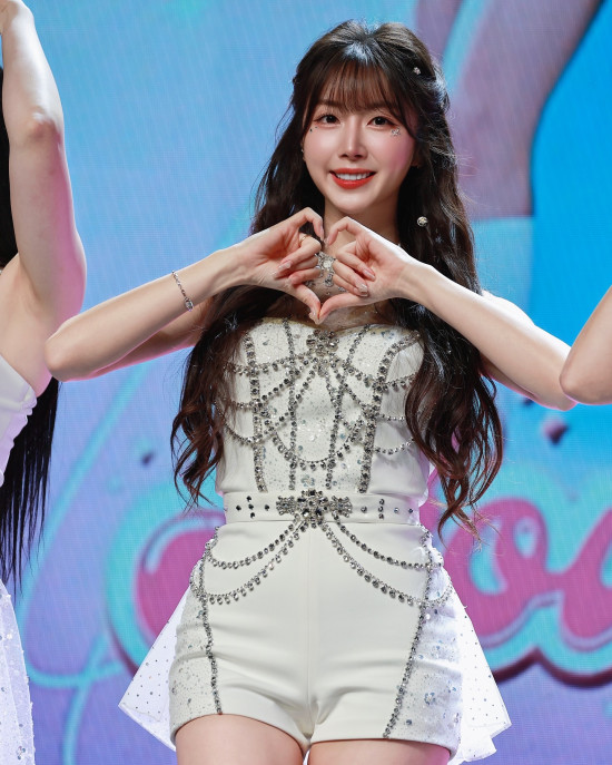 안지현 치어리더 경기장 공연과 활동 사진 29