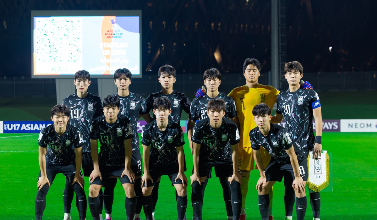 백기태 감독이 이끄는 한국 U-17 축구 국가대표팀이 7일(한국시간) 사우디아라비아 제다에 있는 킹 압둘라 스포츠 시티 홀 스타디움에서 열린 아프가니스탄과의 2025 아시아축구연맹(AFC) U-17 아시안컵 C조 2차전에서 여섯 골을 폭발시키며 대승을 거뒀다. AFC