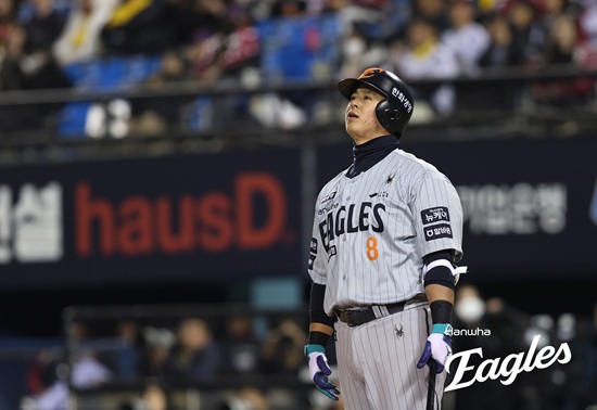 한화 이글스 내야수 노시환이 8일 잠실 두산전에서 1회 초 선제 3점 홈런을 쏘아 올렸다. 한화 이글스