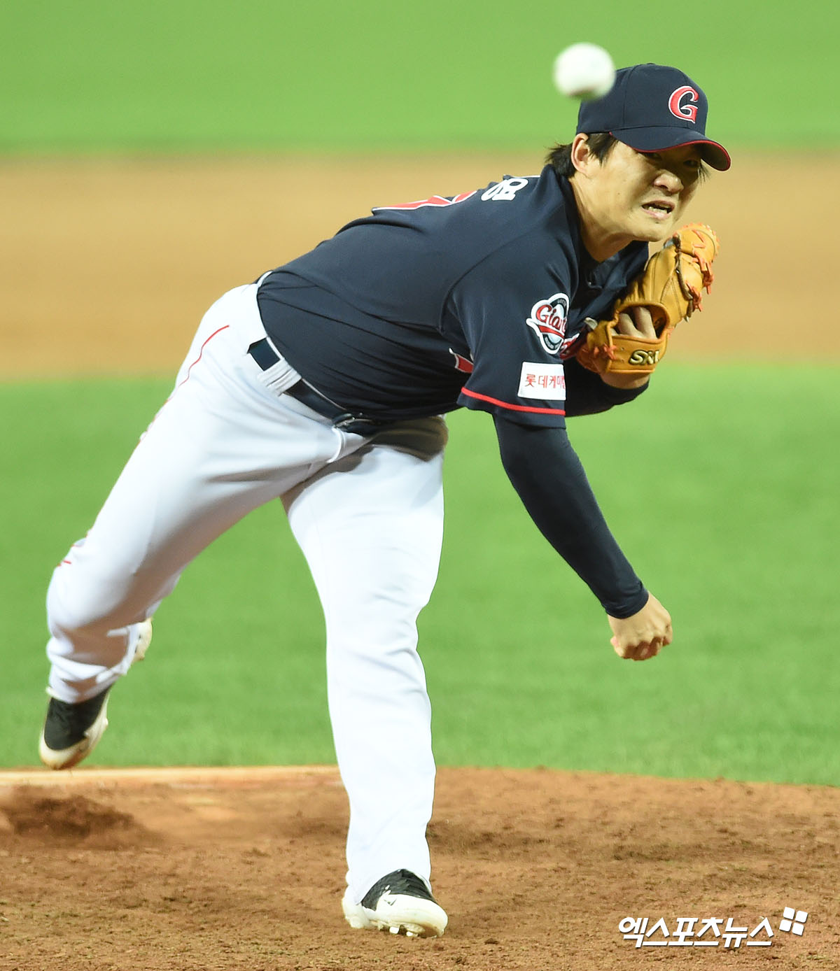 롯데 투수 박시영은 9일 사직구장에서 열릴 '2025 신한 SOL Bank KBO 리그' KIA와 정규시즌 두 번째 맞대결을 앞두고 1군에 콜업됐다. 지쳐 있는 롯데 불펜에 활력을 불어넣길 주길 많은 기대를 받고 있다. 엑스포츠뉴스 DB