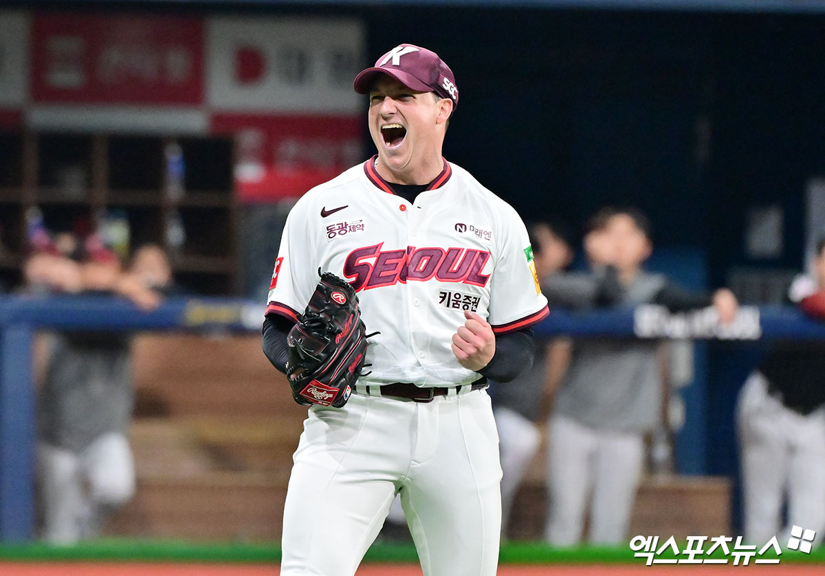 키움 히어로즈 외국인 투수 케니 로젠버그가 9일 서울 고척스카이돔에서 열린 2025 신한 SOL Bank KBO리그 LG 트윈스와의 팀 간 2차전에 선발등판, 팀의 3연패를 이끄는 완벽투를 선보이고 승리투수가 됐다. 사진 김한준 기자