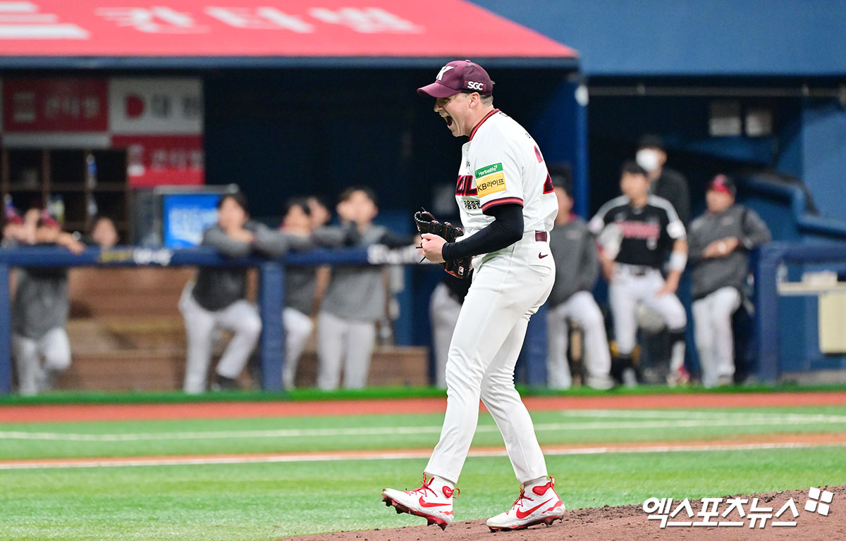 키움 히어로즈 외국인 투수 케니 로젠버그가 9일 서울 고척스카이돔에서 열린 2025 신한 SOL Bank KBO리그 LG 트윈스와의 팀 간 2차전에 선발등판, 팀의 3연패를 이끄는 완벽투를 선보이고 승리투수가 됐다. 사진 김한준 기자