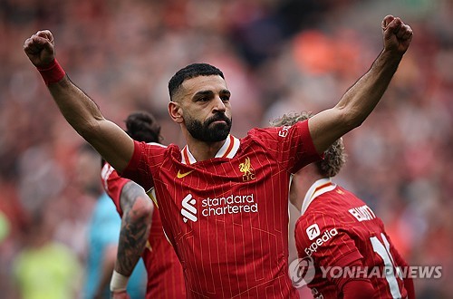 영국 BBC가 10일(한국시간) 리버풀이 공격수 살라와의 재계약 합의에 근접했다고 보도했다. 살라는 리버풀과 2년 재계약이 임박했다. 연합뉴스
