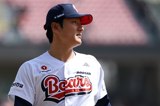 두산 베어스 투수 곽빈이 다쳤던 옆구리 회복 판정을 받고 다음 주부터 캐치볼 훈련을 시작한다. 두산 베어스