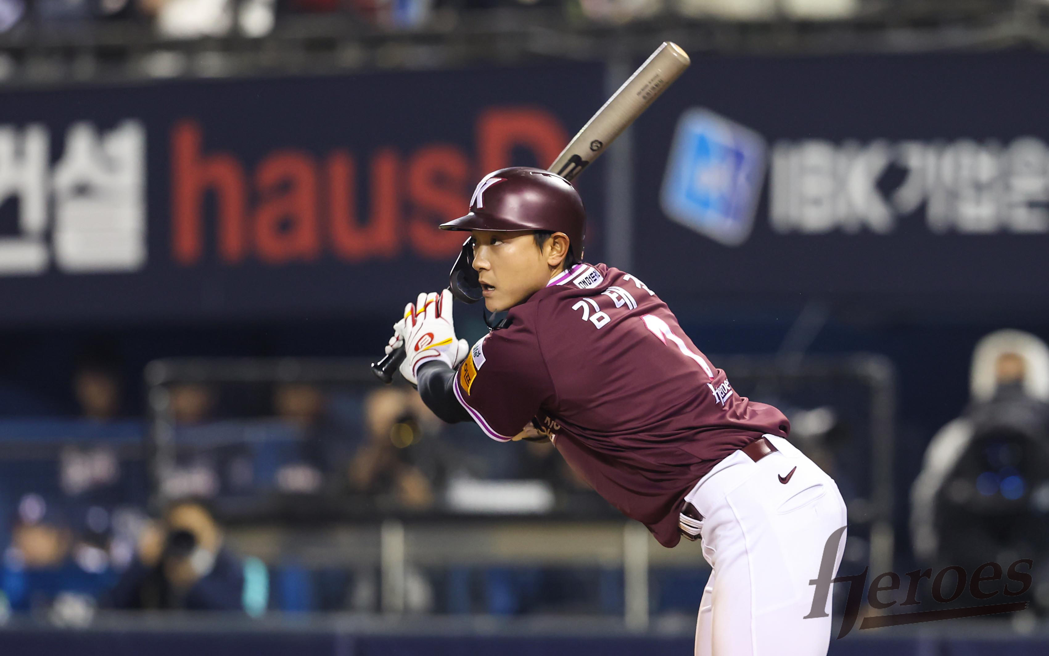 키움 히어로즈 내야수 김태진이 12일 대전 한화생명 볼파크에서 열린 2025 신한 SOL Bank KBO리그 한화 이글스와의 팀 간 2차전에서 3안타를 기록, 팀 2연패 탈출에 힘을 보탰다. 사진 키움 히어로즈