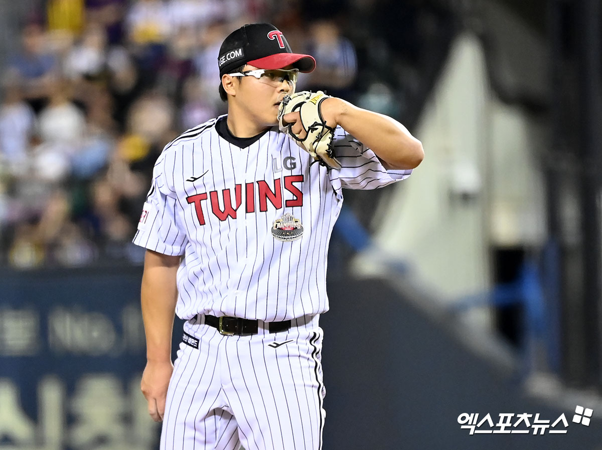 LG 투수 이지강은 지난 12일 잠실구장에서 열린 '2025 신한 SOL Bank KBO 리그' 두산과 주말 시리즈 두 번째 경기에서 구원 등판했다. 양의지와 추재현 상대 3번과 4번 중심 타선을 모두 삼진으로 처리해 눈길을 끌었다. 엑스포츠뉴스 DB