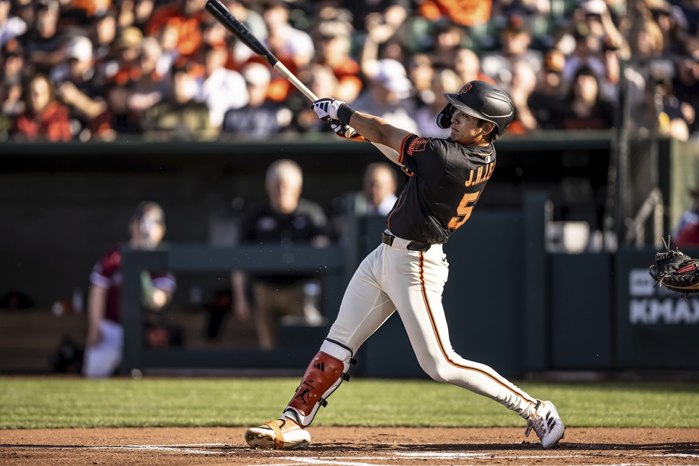 미국 메이저리그 샌프란시스코 자이언츠의 이정후가 15일(한국시간) 미국 펜실메이니아 주 필라델피아의 시티즌스 뱅크 파크에서 열린 2025 메이저리그 필라델피아 필리스와의 원정 경기에 3번타자 겸 중견수로 선발 출전, 5타수 무안타 3삼진으로 침묵했다. 사진 연합뉴스