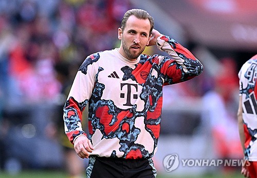 스카이스포츠 독일 기자 플로리안 플레텐베르크가 16일(한국시간) 자신의 사회관계망서비스(SNS) X를 통해 뮌헨이 케인의 백업 자원을 찾고 있다고 전했다. 연합뉴스