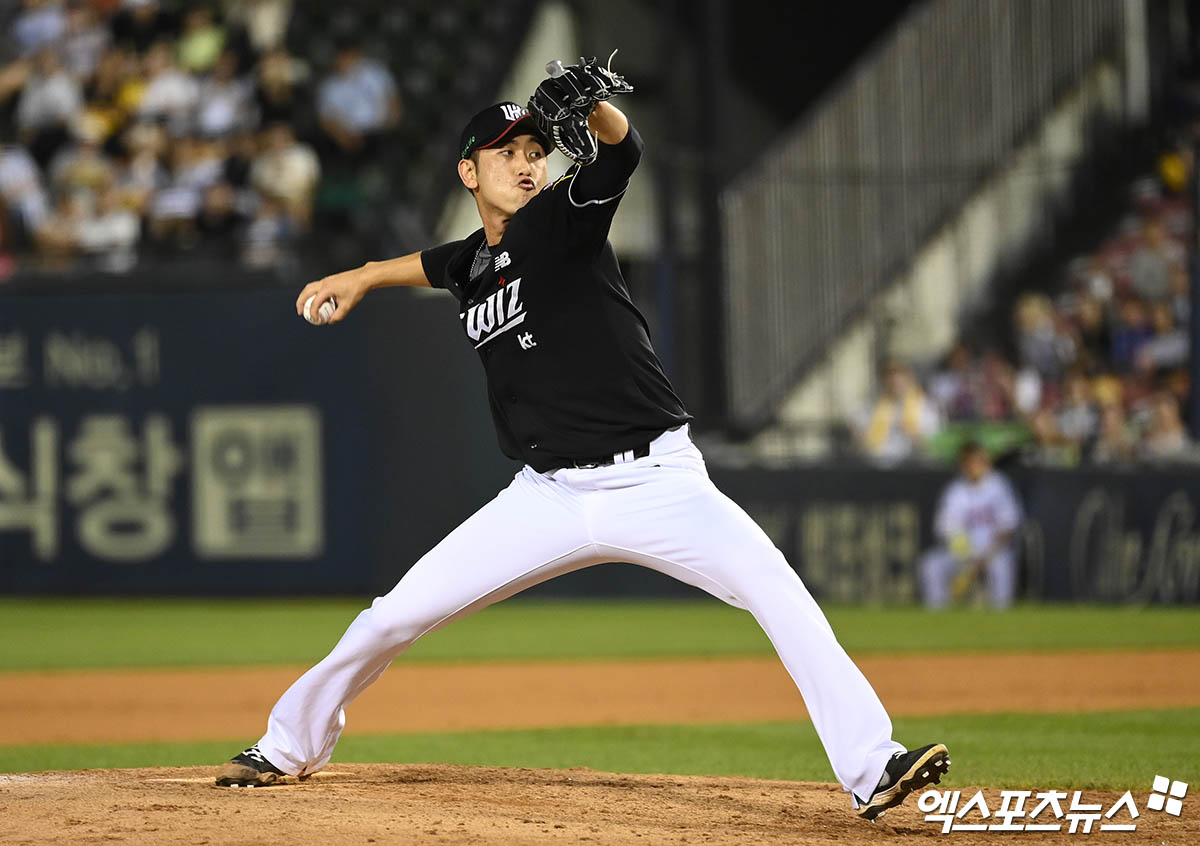 28일 오후 서울 송파구 잠실야구장에서 열린 '2024 신한 SOL Bank KBO리그' KT 위즈와 LG 트윈스의 경기, 6회말 KT 김민수가 역투하고 있다. 엑스포츠뉴스 DB