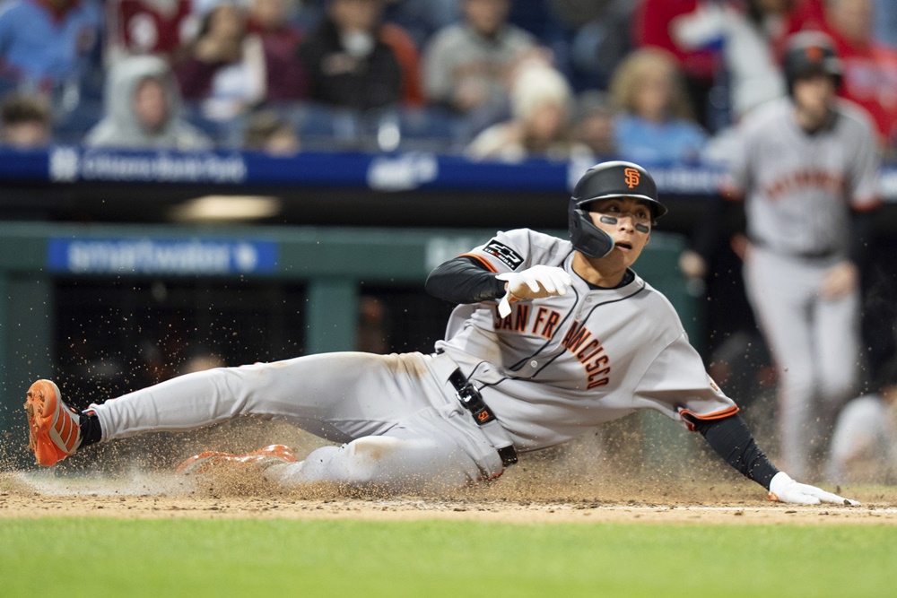 샌프란시스코 외야수 이정후는 17일(한국시간) 시티즌스 뱅크 파크에서 진행 중인 '2025 메이저리그' 필라델피아 필리스전에서 3번타자 중견수로 선발 출전했다. 상대 에이스 놀라에게 2루타를 쳐내며 메이저리그 전체 2루타 1위 기록을 이어가고 있다. 연합뉴스 AP