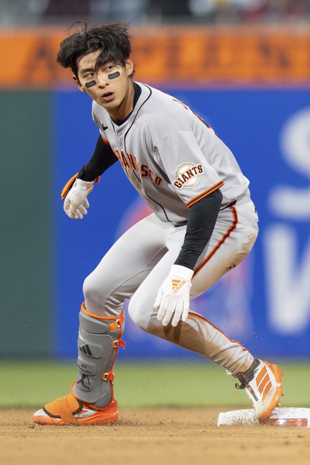 샌프란시스코 외야수 이정후는 17일(한국시간) 시티즌스 뱅크 파크에서 열린 '2025 메이저리그' 필라델피아 필리스전에서 3번타자 중견수로 선발 출전했다. 상대 에이스 놀라 상대 2루타를 포함해 멀티히트를 기록했다. 이날 2루타로 메이저리그 전체 2루타 1위 자리를 굳건히 지켰다. 연합뉴스 AP