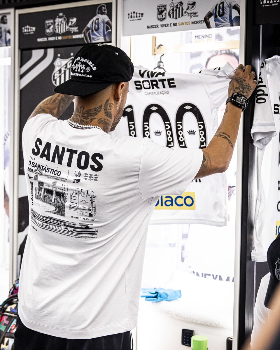 네이마르가 17일(한국시간) 브라질 산투스에 있는 에스타디우 우르바누 칼데이라에서 열린 아틀레치쿠 미네이루와의 2024-2025시즌 캄페오나투 브라질레이루 세리에A 4라운드 경기에 출장했다가 부상을 당했다. 산투스