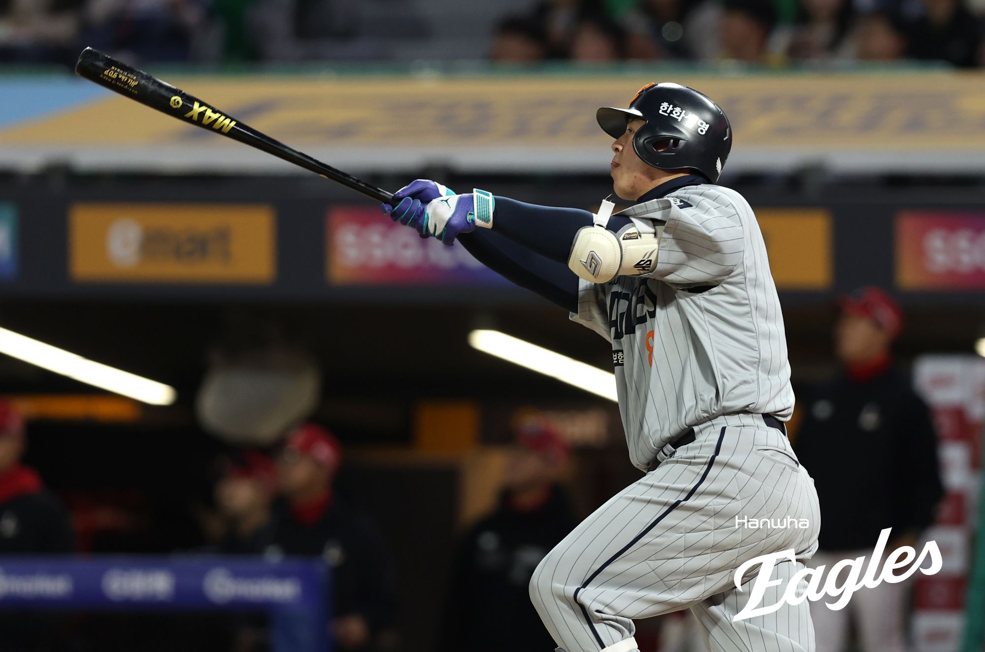 16일 인천SSG랜더스필드에서 열린 2025 신한 SOL Bank KBO리그 한화 이글스와 SSG 랜더스의 경기, 한화가 10-4 승리를 거두고 3연승을 달성했다. 한화 노시환은 멀티 홈런 포함 3안타 5타점 맹활약을 펼치고 팀의 승리를 이끌었다. 한화 이글스