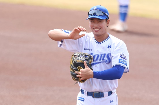 삼성 라이온즈가 17일 잠실 LG전에 앞서 내야수 심재훈과 이창용을 1군에 올린 뒤 곧바로 선발 라인업에 이름을 올렸다. 삼성 라이온즈