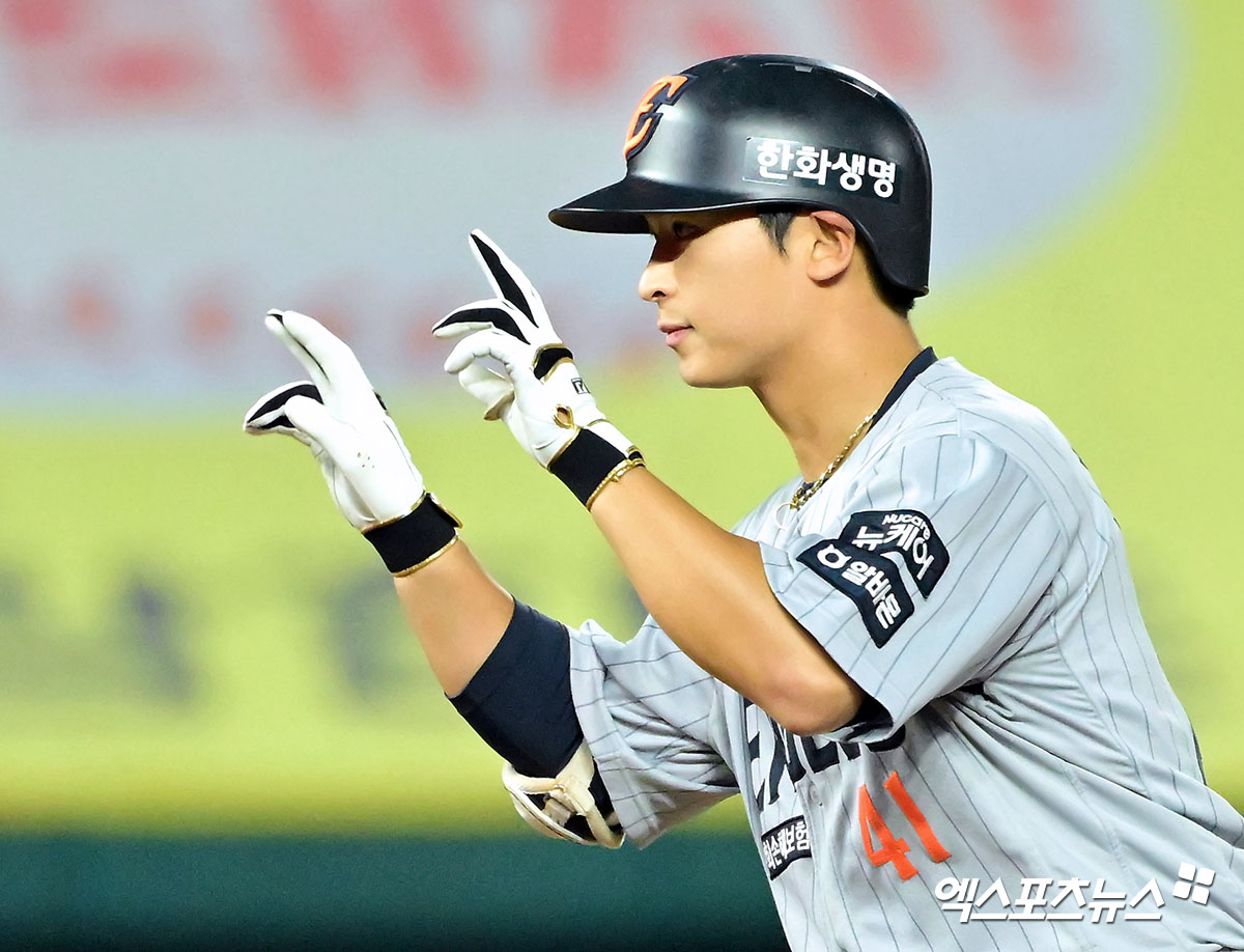 한화 외야수 최인호는 18일 대전한화생명볼파크에서 열릴 '2025 신한 SOL Bank KBO 리그' NC전에서 1번타자 좌익수로 선발 출전한다. 엑스포츠뉴스 DB