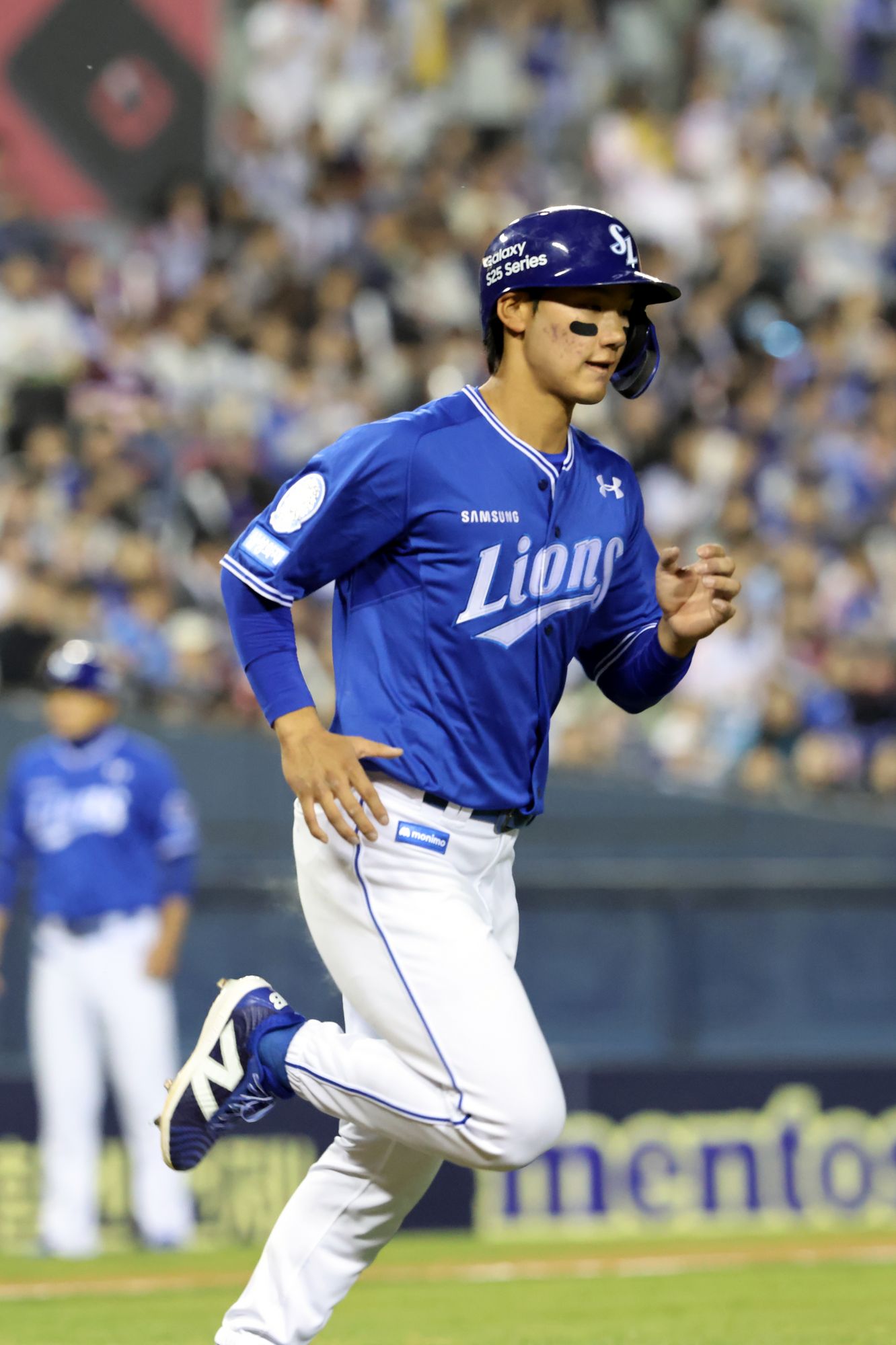 삼성 라이온즈 신인 내야수 심재훈이 경기에 출전해 주루하고 있다. 삼성 라이온즈