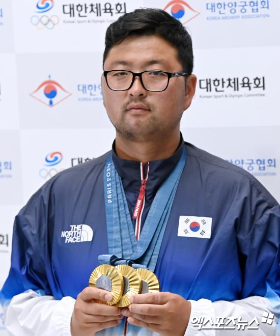 김우진(청주시청)이 18일 원주양궁장에서 진행된 2025 양궁 국가대표 최종 2차 평가전을 통해 올 시즌 남자 리커브 국가대표로 선발된 뒤, 앞으로도 계속 최고의 자리를 지키기 위해 노력하겠다고 말했다. 엑스포츠뉴스DB