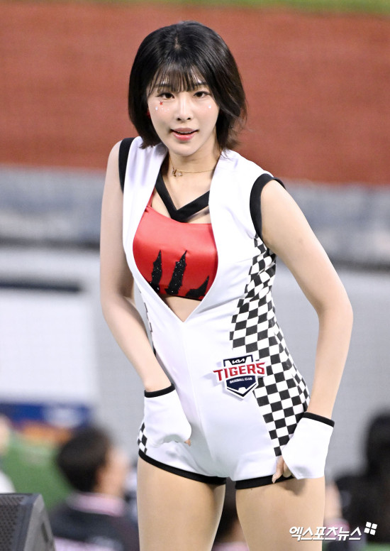 천소윤 치어리더 2025 타이거즈 경기장 포토