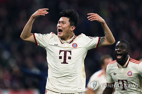 이적시장 전문 기자 파브리치오 로마노가 21일(한국시간) 김민재가 바이에른 뮌헨을 떠날 수 있다고 전했다. 바이에른 뮌헨 소식을 전하는 'FC바이에른 브라릴레이루'는 이를 인용하면서 김민재가 여름에 뮌헨을 떠날 가능성이 있으며 현실적인 일이라고 밝혔다. 연합뉴스