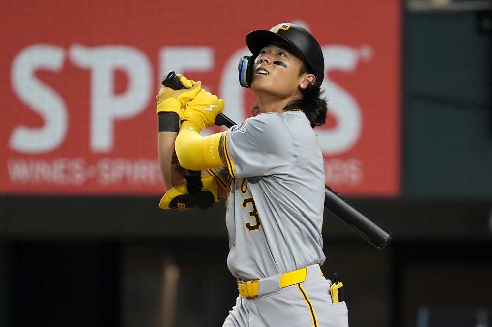 배지환은 디트로이트 타이거스 산하 트리플A 톨리도 머드헨스와의 홈 경기에서 1번 타자 중견수로 나가 4타수 무안타 1볼넷 1도루 3삼진 1득점에 그쳤다. 전날 경기에서 3안타를 몰아쳤던 배지환은 무안타 침묵 속에 트리플A 시즌 타율이 0.211로 떨어졌다. 연합뉴스