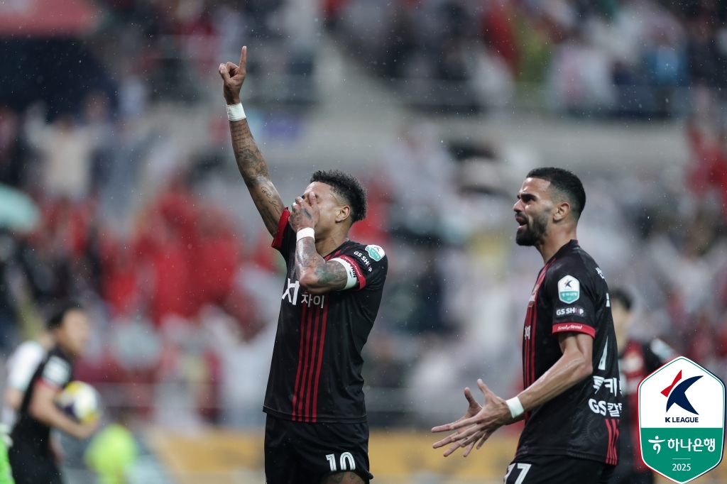 서울과 광주가 19일 오후 7시 서울월드컵경기장에서 ‘하나은행 K리그1 2025’ 9라운드 맞대결을 갖는다. 두 팀이 선발 명단을 발표했다. 한국프로축구연맹