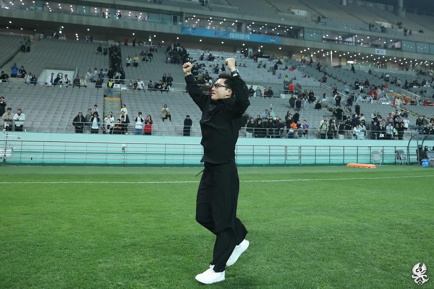 이정효 감독이 이끄는 광주은 19일 서울월드컵경기장에서 열린 FC서울과의 '하나은행 K리그1 2025' 9라운드 원정 경기에서 2-1로 승리했다. 이정효 감독이 사우디아라비아에서 선수들의 꿈을 이뤄주고 싶다고 말했다. 광주