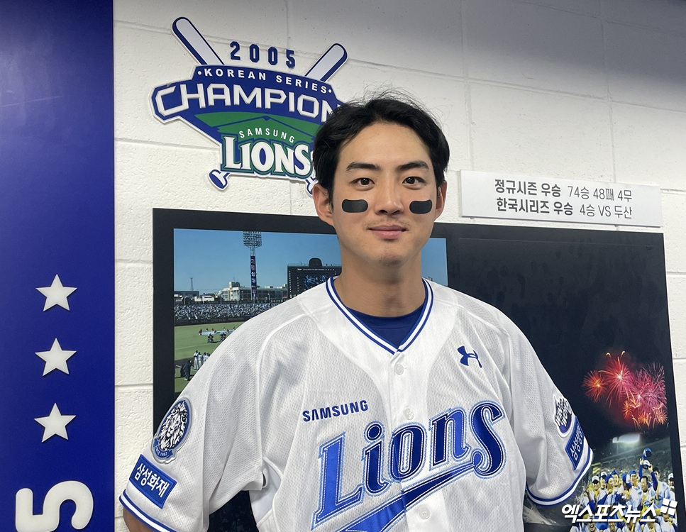 삼성 라이온즈 구자욱이 19일 대구 롯데 자이언츠전에서 활약한 뒤 인터뷰를 마치고 기념촬영하고 있다. 엑스포츠뉴스 대구, 최원영 기자