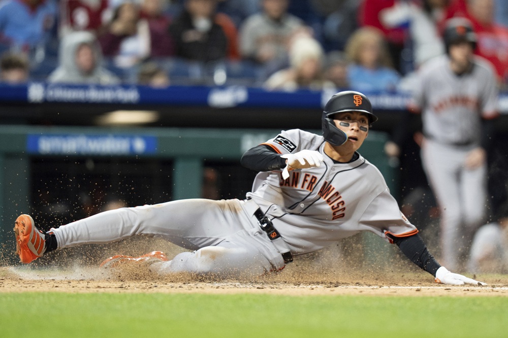미국 메이저리그 샌프란시스코 자이언츠의 이정후를 돕고 있는 통역 한동희 씨는 20일 MLB닷컴을 통해 '이정후는 정말 특별하고 긍정적인 사람이다. 지난해 부상이 없었다면 좋은 시즌을 보냈겠지만 올해 이렇게 좋은 성적을 내지 못했을 것이다. 재활 과정 중에 무언가를 확실하게 배운 것 같다'고 말했다. 연합뉴스