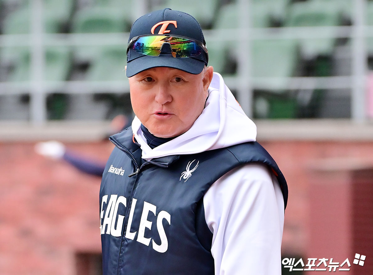 김경문 한화 감독은 20일 대전한화생명볼파크에서 열린 '2025 신한 SOL Bank KBO 리그' NC와 정규시즌 3번째 맞대결을 앞두고 팀 타선이 좋은 흐름을 이어가길 기대했다. 엑스포츠뉴스 DB