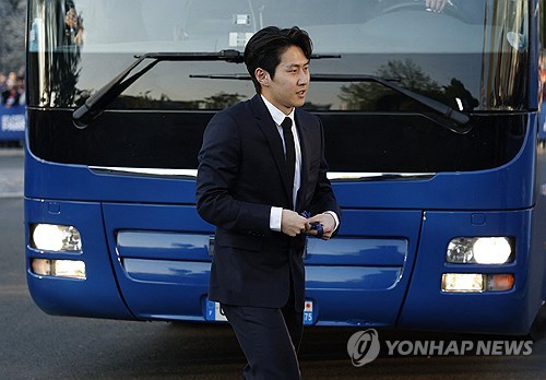 인상적인 모습이 보이지 않았지만, 안정적으로 경기를 소화한 이강인이 파리에 계속 남을 가능성이 커지고 있다. 루이스 엔리케 감독이 이끄는 PSG가 20일(한국시간) 프랑스 파리에 있는 파르크 데 프랭스에서 열린 르아브르와의 2024-2025시즌 리그1 30라운드 맞대결에서 2-1로 승리했다.연합뉴스