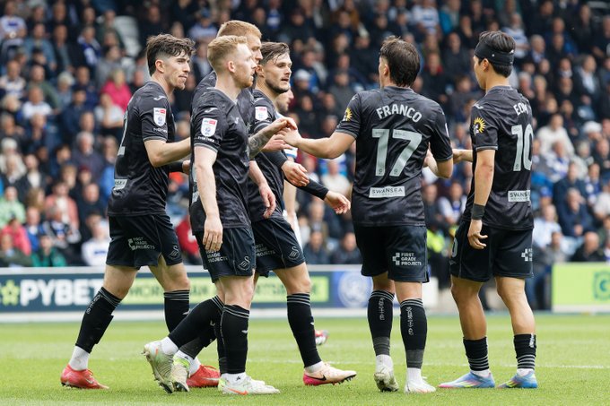 퀸즈파크 레인저스가 21일(한국시간) 영국 런던에 있는 로프터스 로드에서 열린 스완지 시티와의 2024-2025시즌 챔피언십 44라운드 홈 경기에서 1-2로 패했다. 스완지