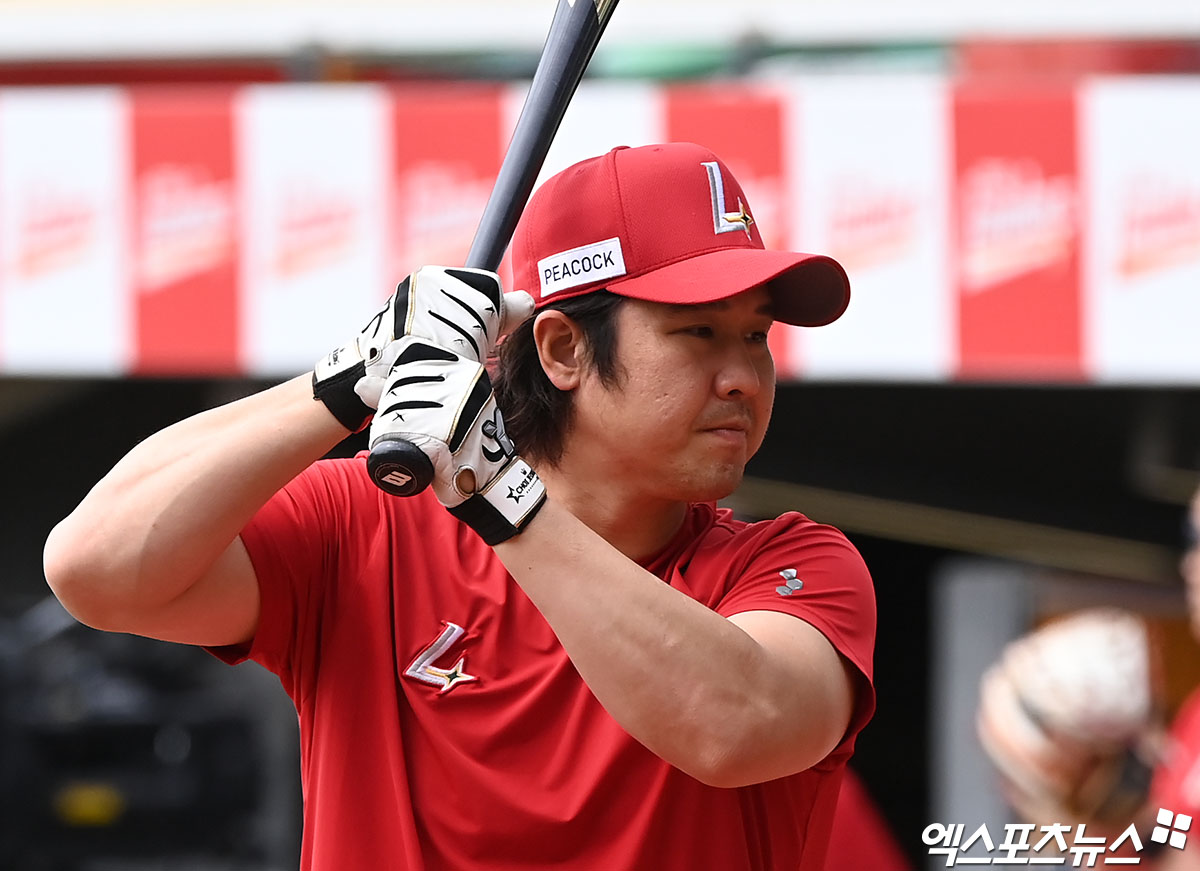 21일 오후 인천SSG랜더스필드에서 열리는 '2024 신한 SOL Bank KBO리그' LG 트윈스와 SSG 랜더스의 더블헤더 1차전 경기, SSG 최정이 훈련에 임하고 있다. 엑스포츠뉴스 DB