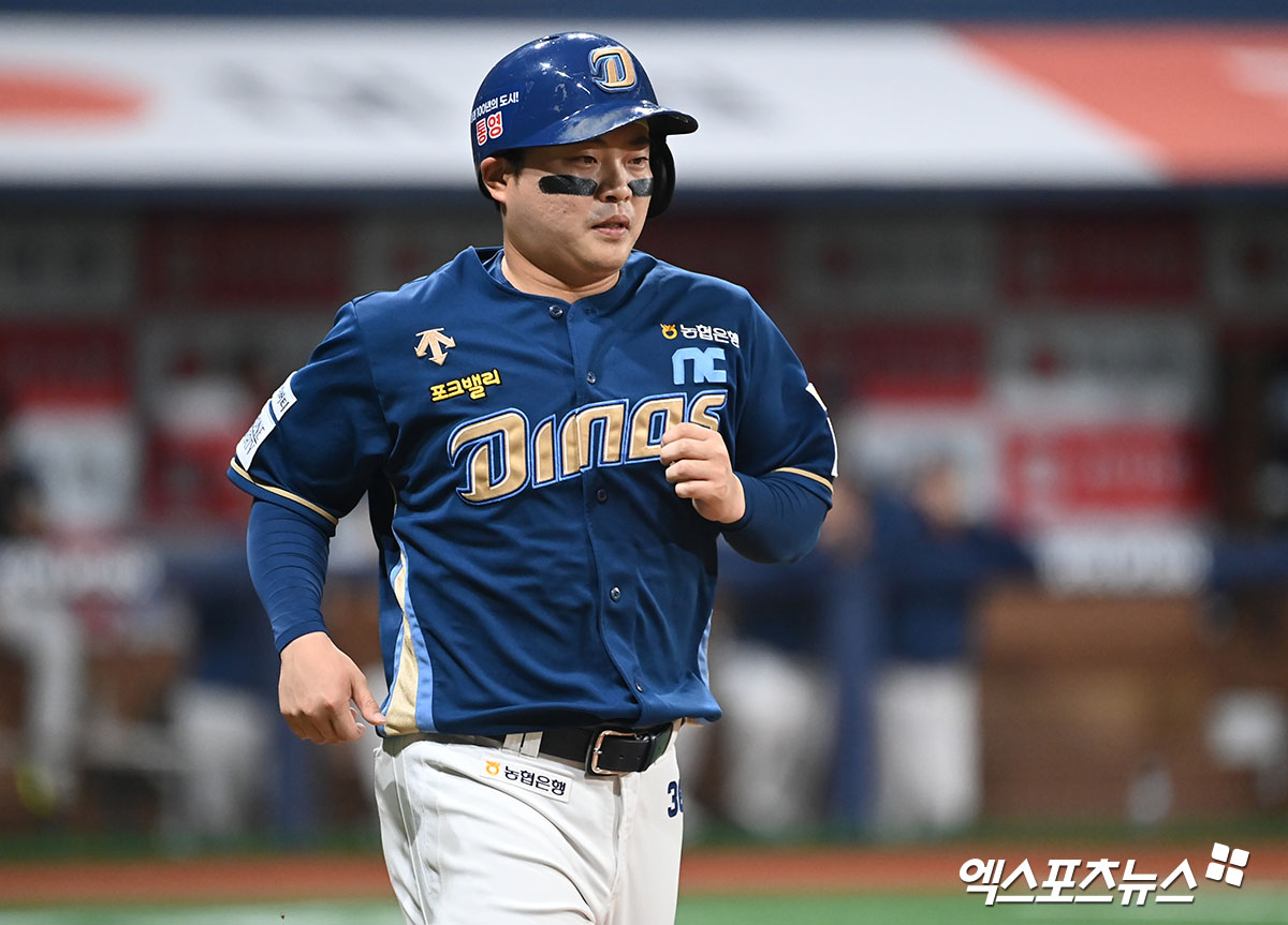 NC 외야수 권희동은 22일 잠실구장에서 열릴 '2025 신한 SOL Bank KBO 리그' LG와 정규시즌 세 번째 맞대결에서 5번타자 좌익수로 선발 출전한다. 그는 최근 사구로 다친 왼쪽 광배근 부상을 털어내고 선발 명단에 복귀했다. 엑스포츠뉴스 DB 