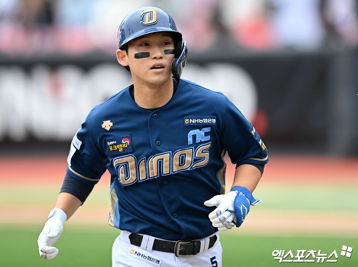 NC 내야수 서호철은 22일 잠실구장에서 열린 '2025 신한 SOL Bank KBO 리그' LG와 정규시즌 세 번째 맞대결에서 7번타자 1루수로 선발 출전했다. 2회초 홈런포와 4회초 적시타로 3타점을 기록. 공격에 활력을 불어넣었다. 엑스포츠뉴스 DB