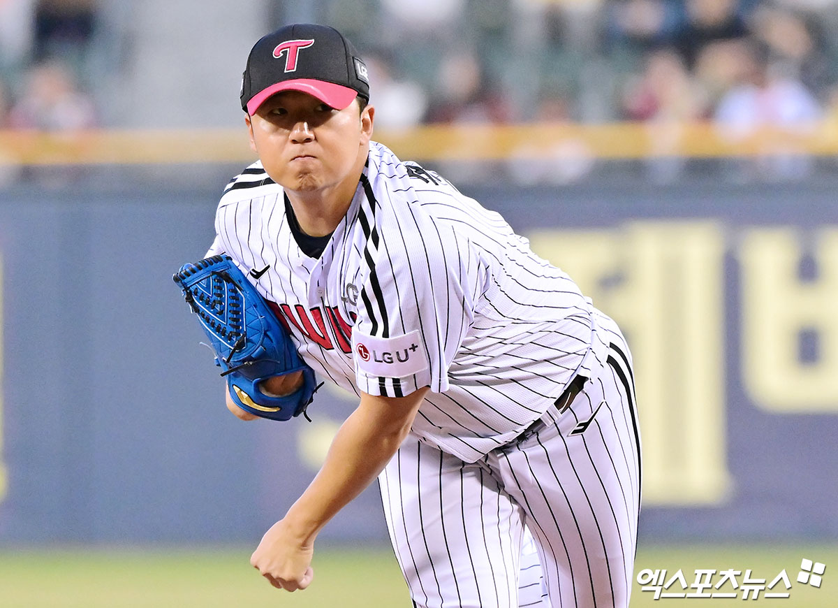 LG 투수 송승기는 23일 잠실구장에서 열린 '2025 신한 SOL Bank KBO 리그' NC와 주중 3연전 두 번째 경기에서 선발 등판했다. 6이닝 무피안타 무실점으로 깔끔한 투구를 선보여 팀 승리에 보탬이 됐다. 엑스포츠뉴스 DB