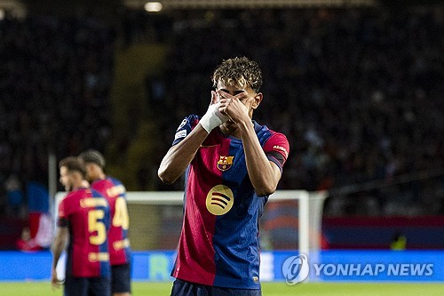 이탈리아 이적시장 전문 기자로 알려진 니콜로 스키라가 24일(한국시간) 자신의 사회관계망서비스(SNS) X를 통해 바르셀로나가 자신들의 현재이자 미래인 야말과 재계약을 맺을 준비를 하고 있다고 전했다. 연합뉴스