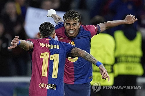 이탈리아 이적시장 전문 기자로 알려진 니콜로 스키라가 24일(한국시간) 자신의 사회관계망서비스(SNS) X를 통해 바르셀로나가 자신들의 현재이자 미래인 야말과 재계약을 맺을 준비를 하고 있다고 전했다. 연합뉴스