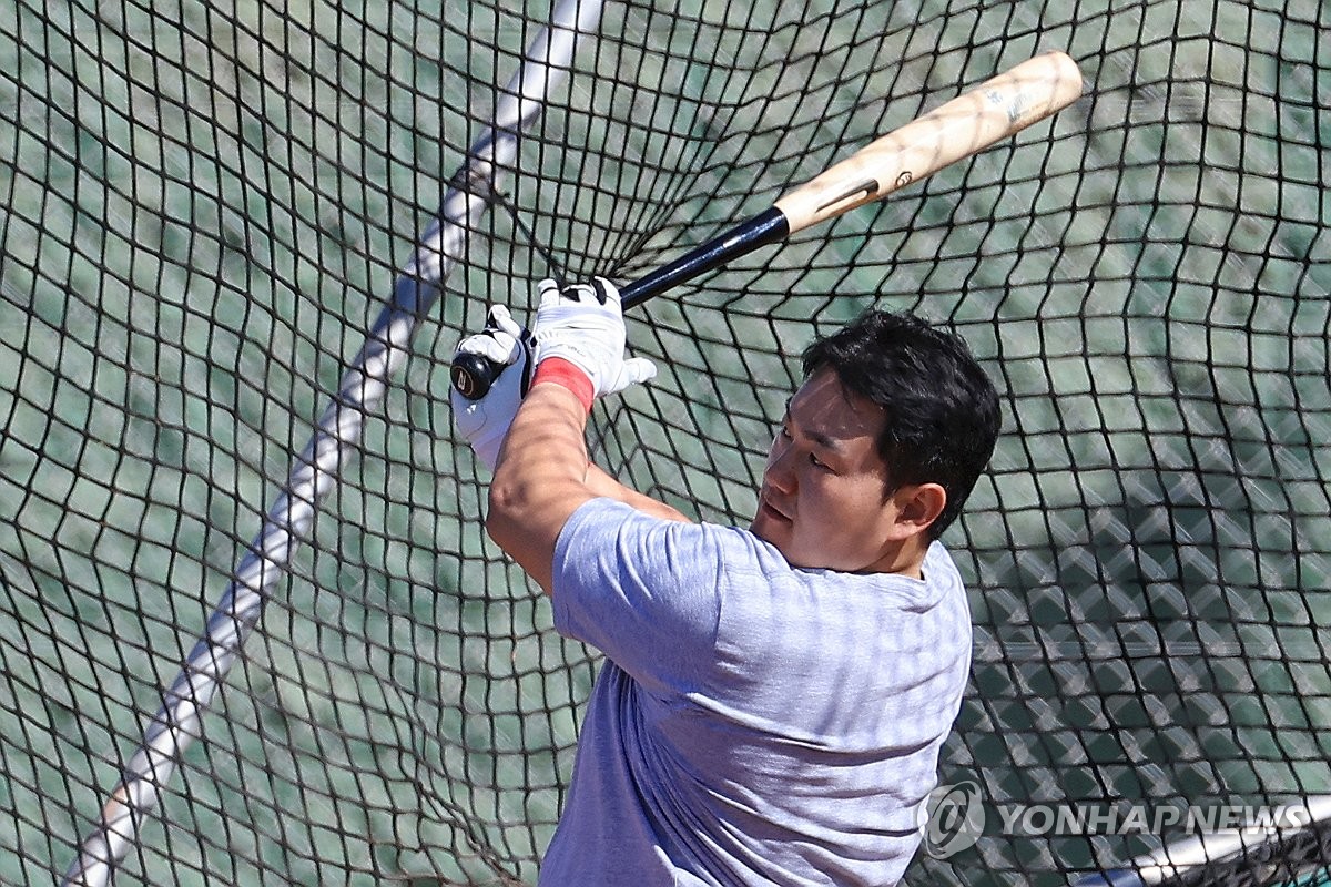 前 메이저리그 최지만은 다음달 15일 입대할 예정이다. 그는 병역 문제 이행과 KBO리그 신인 드래프트 참가를 위한 2년 유예기간이 지난 뒤 한국 야구에 입성할 것으로 보인다. 연합뉴스